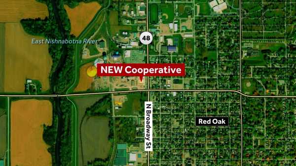 1,500 tons of liquid nitrogen fertilizer spill in Iowa causing dead fish in river