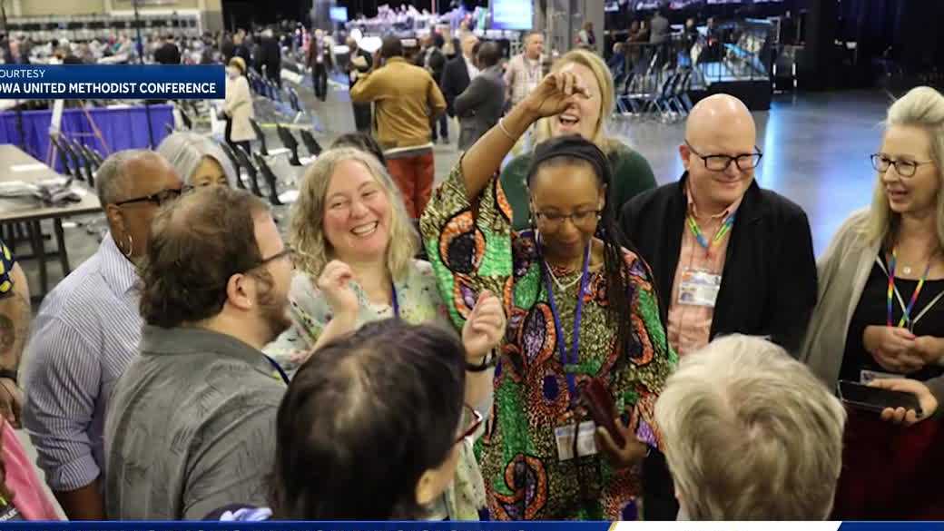 Iowa United Methodist Church delegates react to LGBTQ+ clergy ban repeal - Vimarsana News