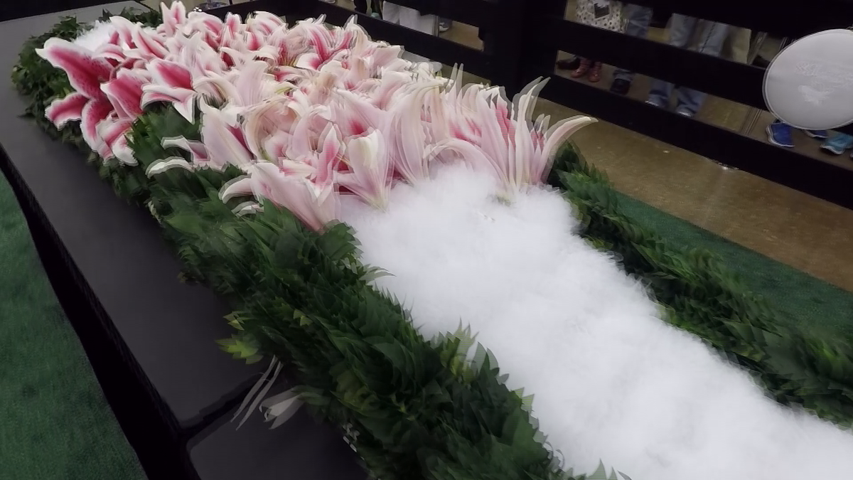 Garland of Lilies crafted for Kentucky Oaks 143