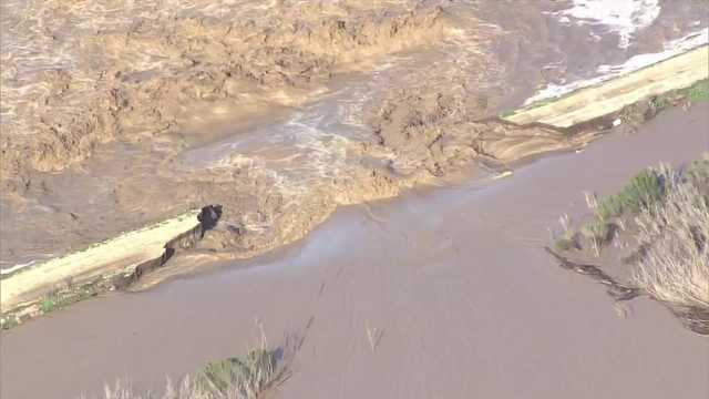 Aerial footage shows Salinas River flooding, broken levees - Vimarsana News