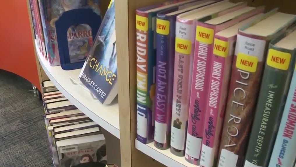 ACLU renews legal battle against Iowa book ban law