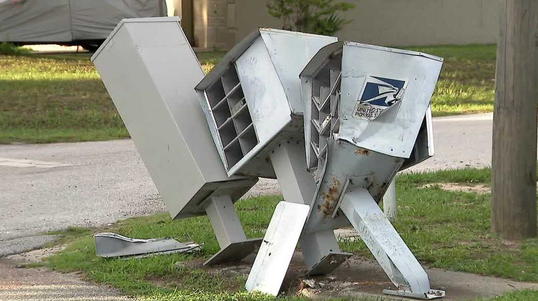 Leesburg residents frustrated after damaged mailboxes leave them traveling for mail