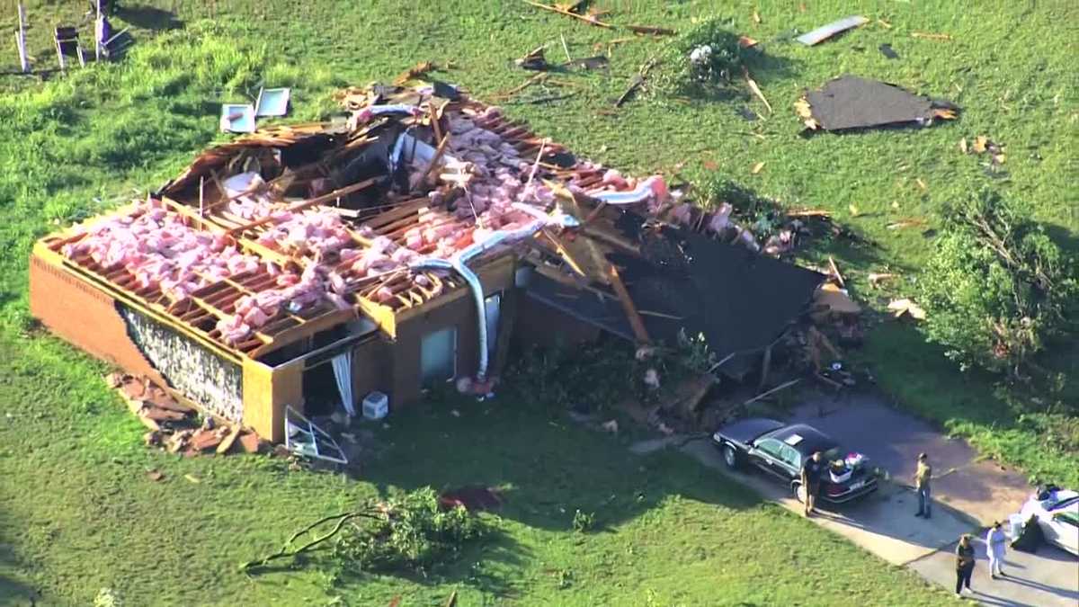 Homes destroyed, trees uprooted after strong storm hits El Reno - KOCO