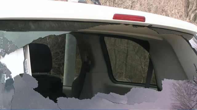 Car windshields smashed overnight in Indianola - Vimarsana News