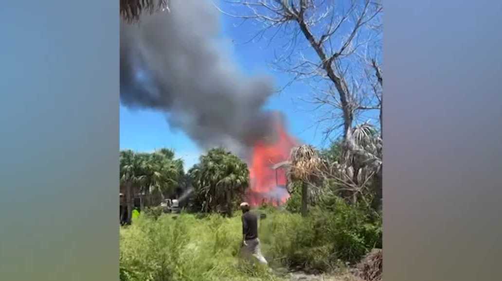 2 injured after fire ignites home along Oyster Shell Drive on North ...