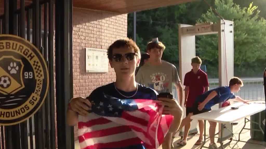 Pittsburgh fans use fans, AC and Kona Ice to beat heat at Team USA’s FNB Stadium win