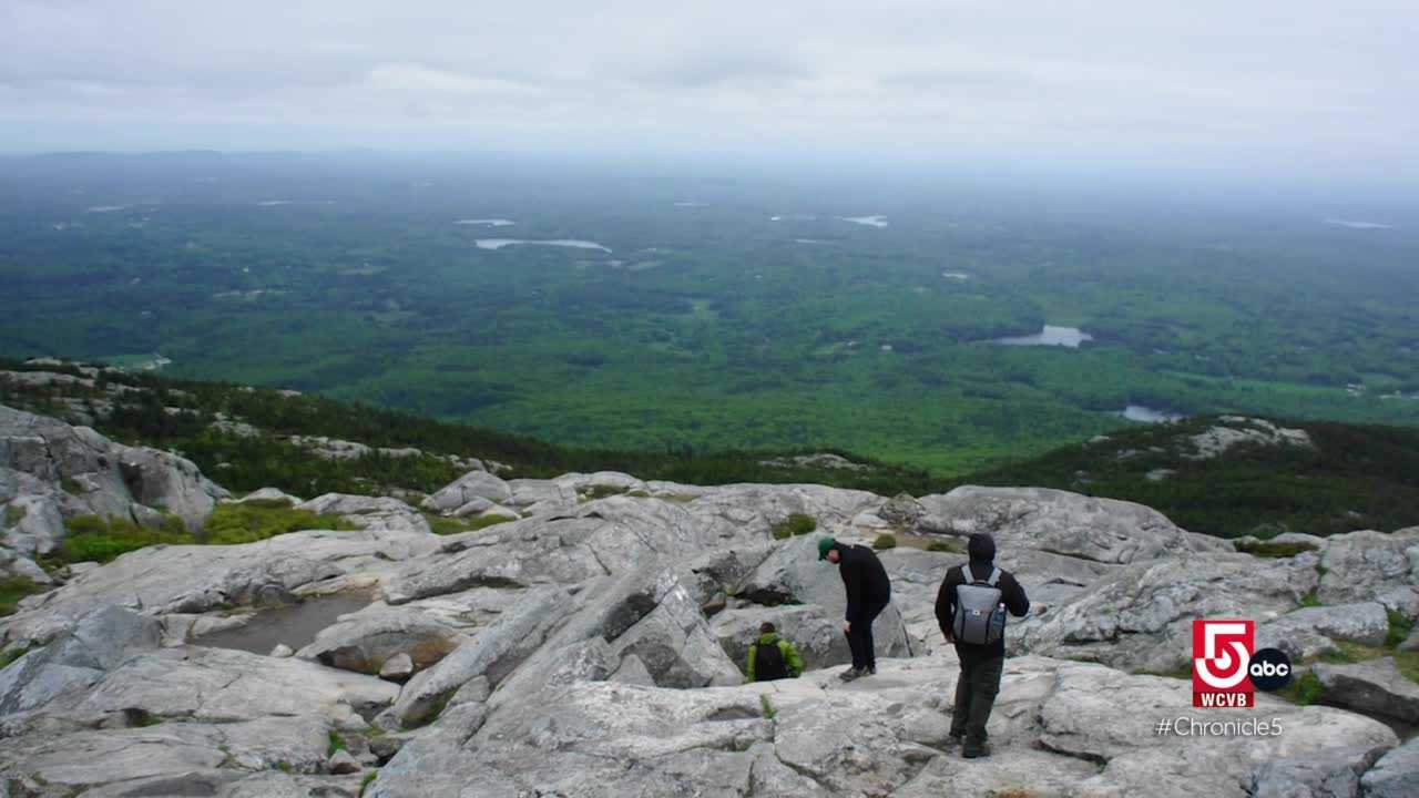 Mount Monadnock State Park Hosts Incredible Fall Views