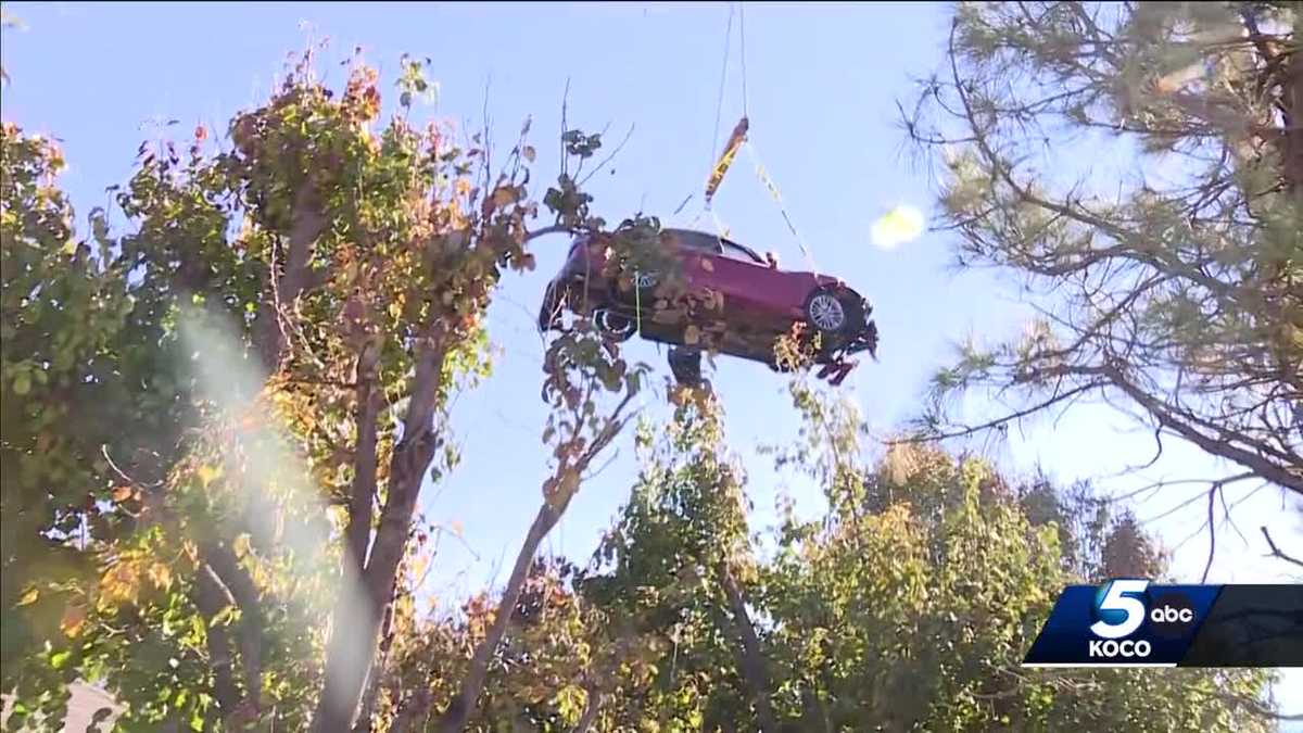 Driver dies after being pulled from pool submerged in OKC pool
