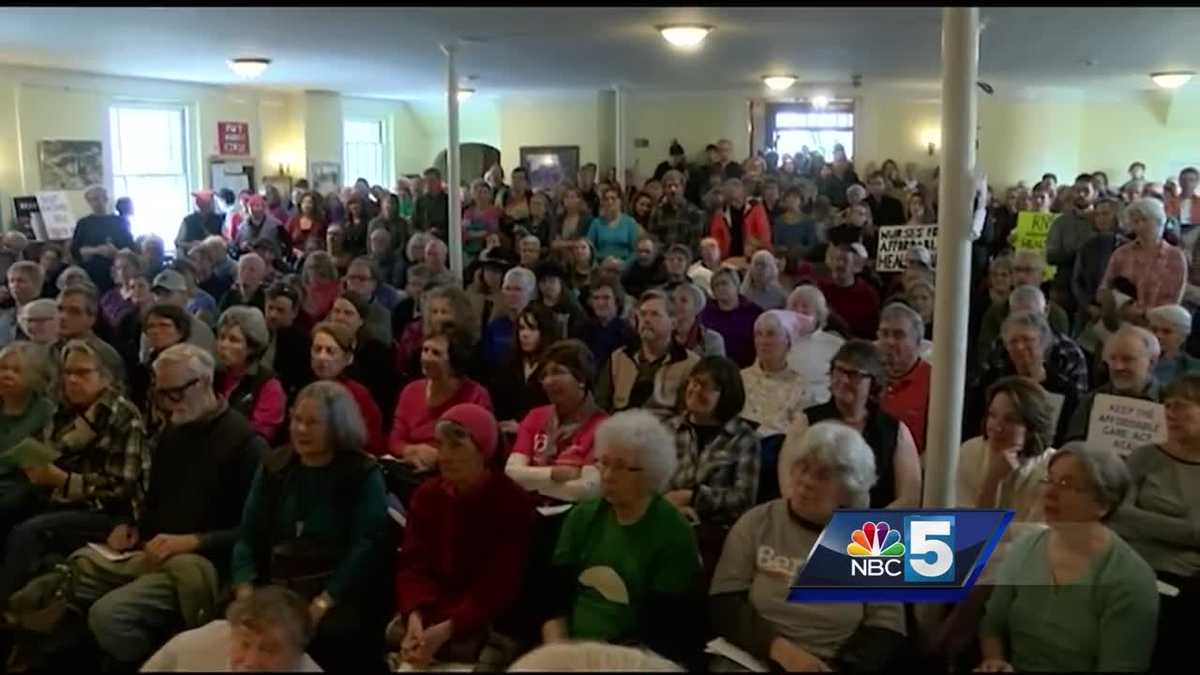 Save Healthcare rally in Montpelier draws couple hundred supporters