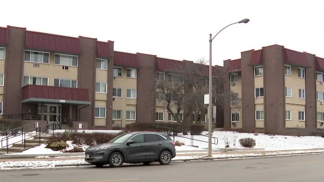 Milwaukee older adults face days without heat at Parkside Apartments