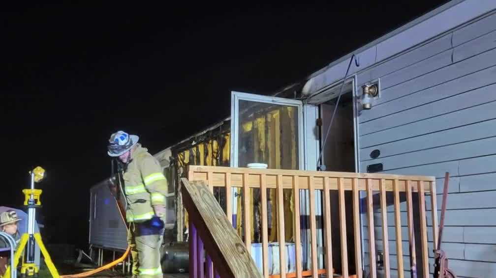 Story County mobile home destroyed in overnight fire