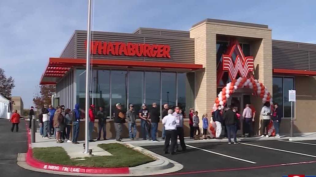 Kansas City Whataburger opens to long lines and traffic plan
