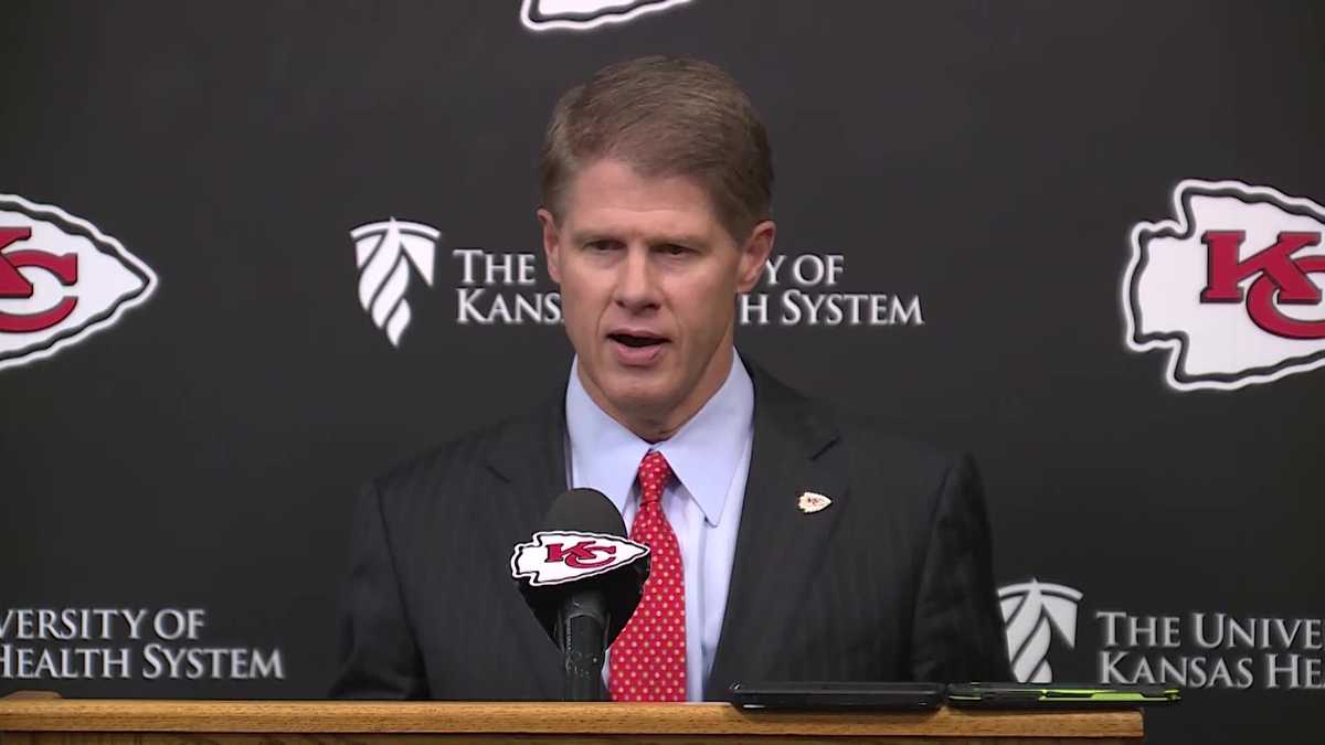 Chiefs Owner Clark Hunt Hopes To Sign Patrick Mahomes To Deal That 