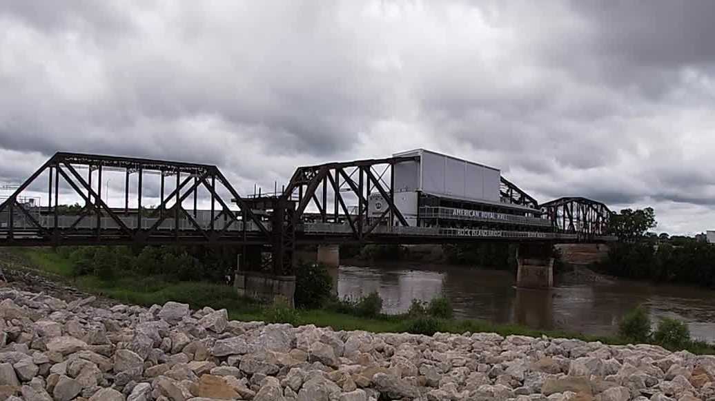 Kansas City musicians celebrate Make Music Day at Rock Island Bridge