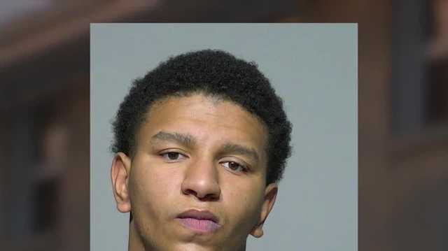 Milwaukee woman wakes up to break-in suspect in her bed - Vimarsana News