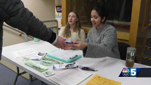 Students hold voter registration drive ahead of Town Meeting Day - Vimarsana News