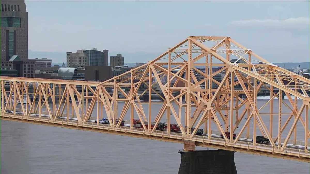TRAFFIC: Crash at base of downtown Louisville bridge causes temporary closures for repairs