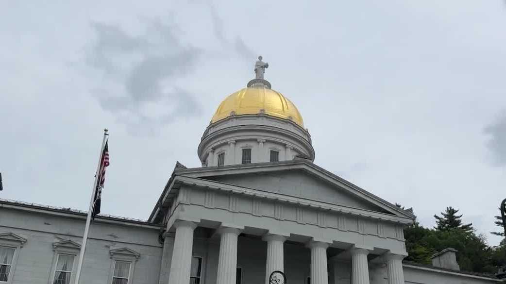Vermont GOP Rallies at Statehouse Ahead of Midterm Elections