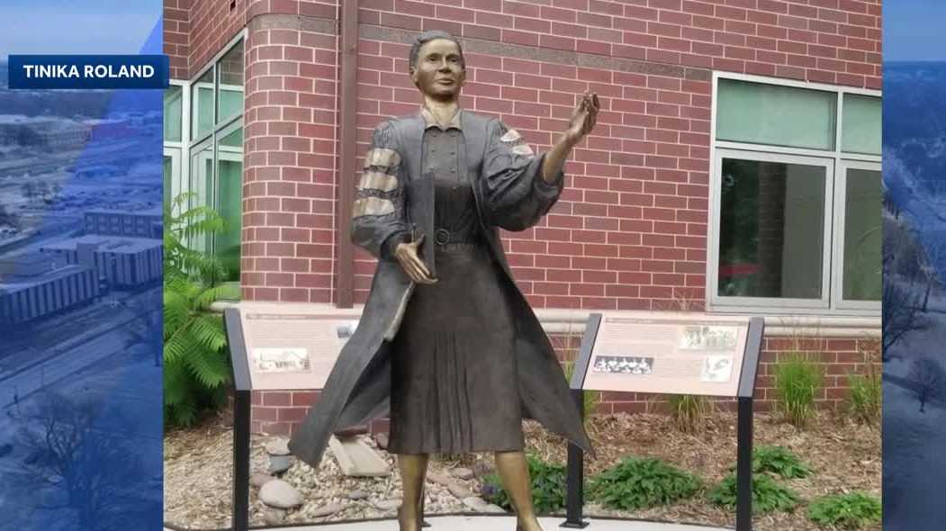 Statue of Lulu Merle Johnson unveiled in Iowa City
