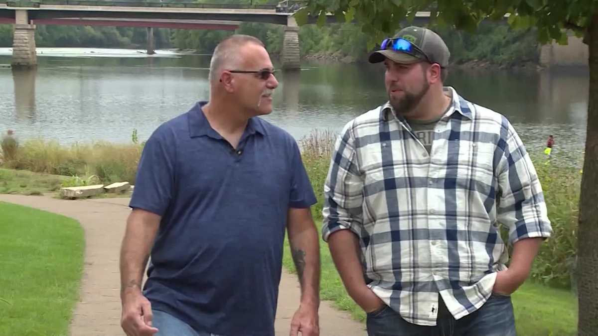 Co-workers discover they're father and son