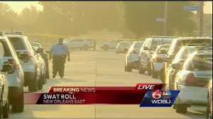 NOPD SWAT responds to man barricaded inside New Orleans East home