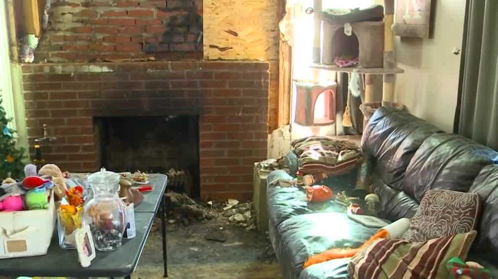 Rekindled fire costs Des Moines family its home for the holidays