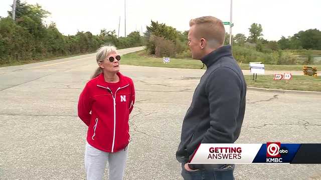 Woman concerned about limited visibility leaving Northland neighborhood - Vimarsana News
