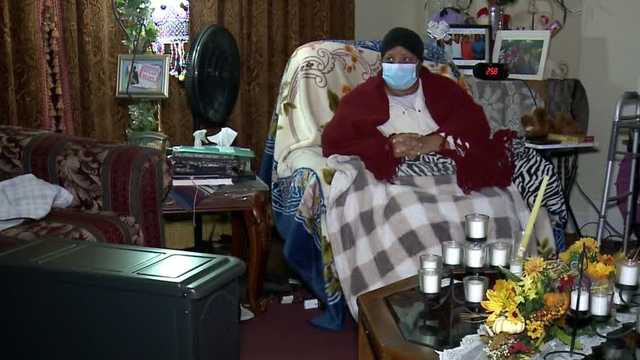 WATCH: Officers step in to buy and set up a heater for woman who had no heat - Vimarsana News
