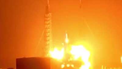 What is New Glenn, the Blue Origin rocket that exploded in Florida?wjcl