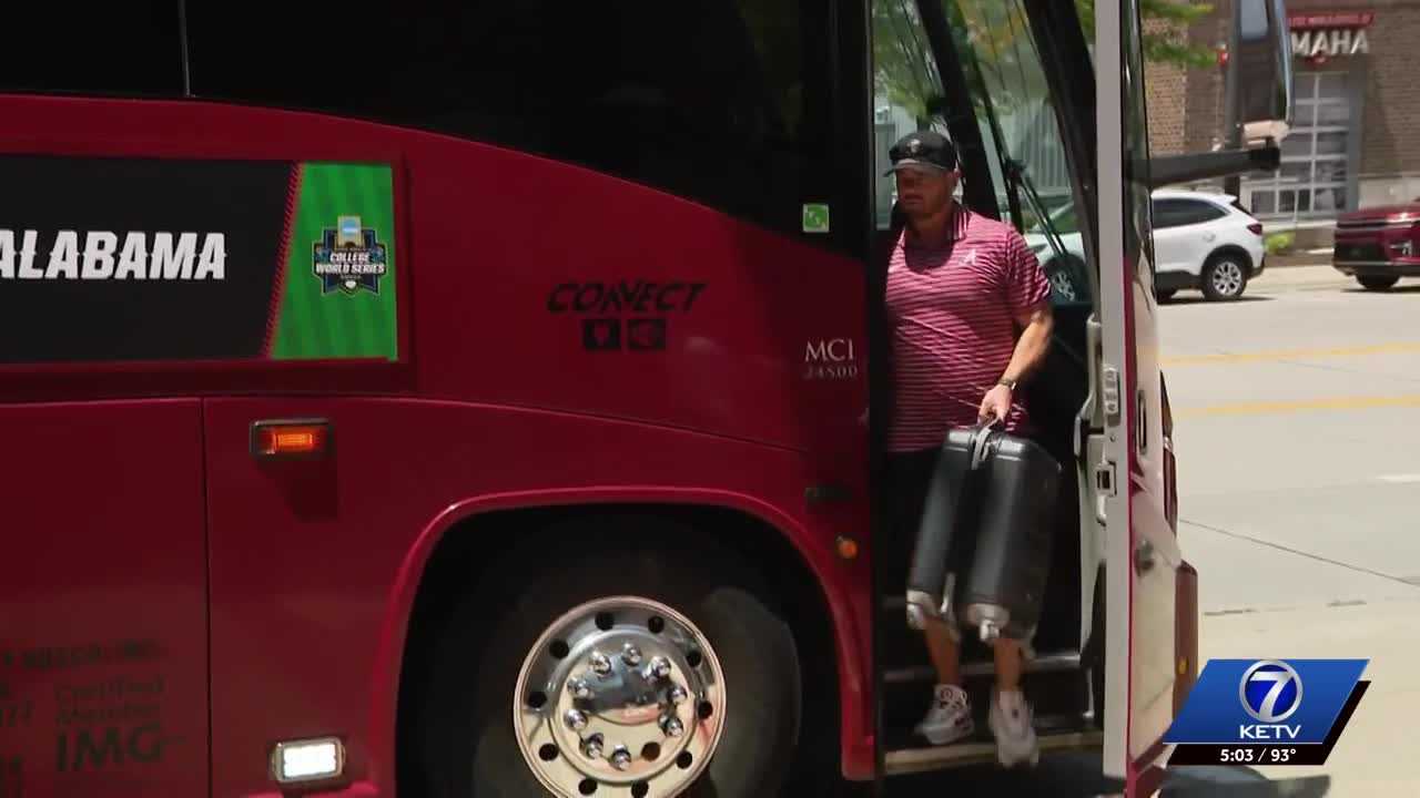 Alabama pitcher says College World Series in Omaha is 'crazy' homecoming for his family