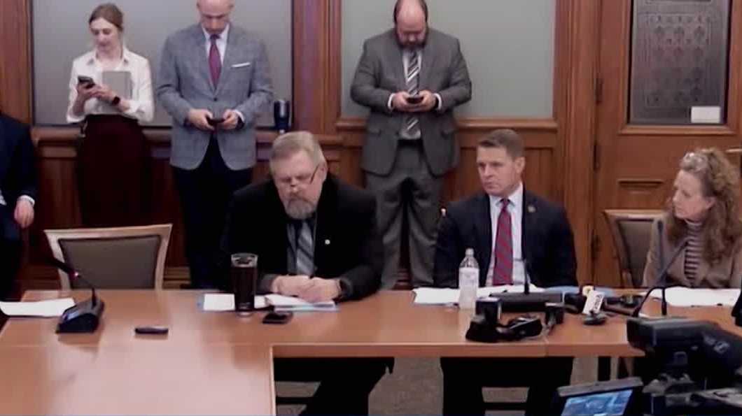 Iowa Senate advances pipeline bill changing eminent domain process