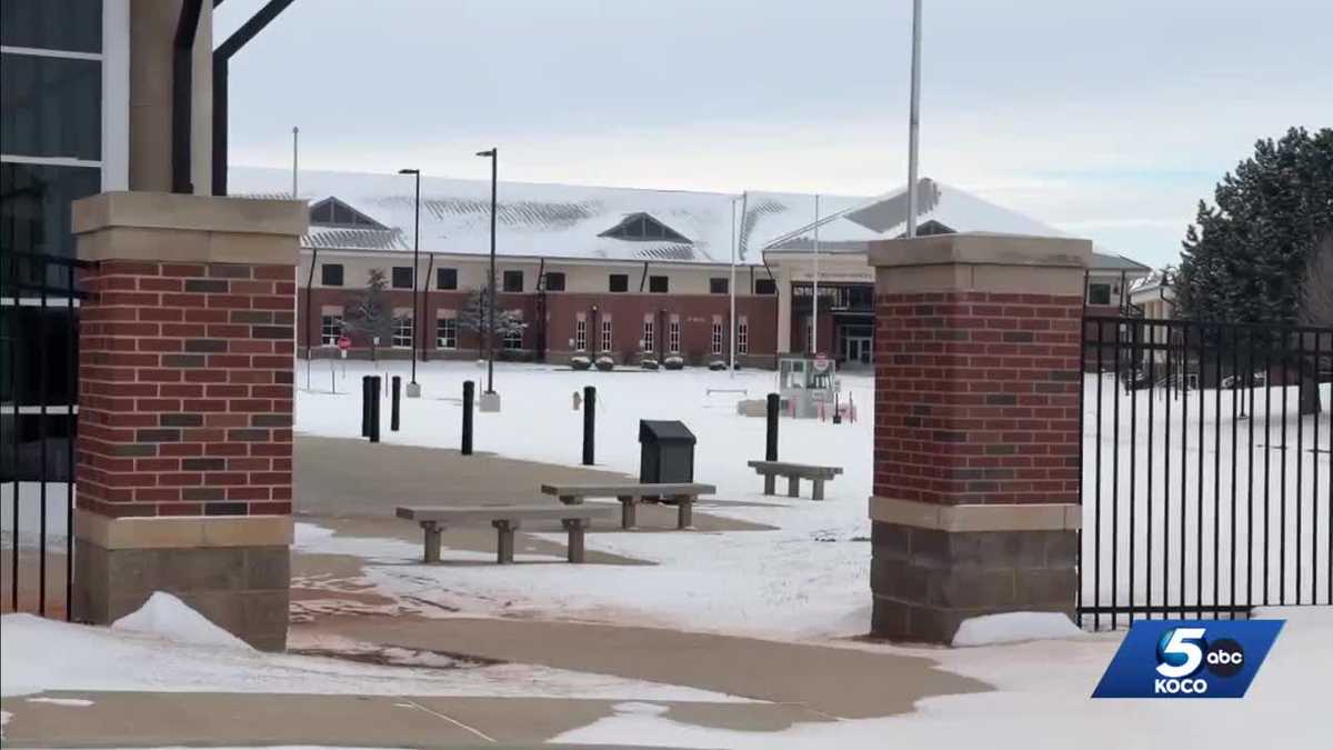 Oklahoma schools cancel classes due to snow, prioritizing safety