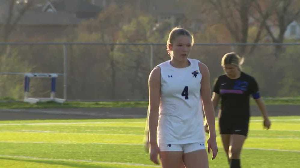 'A special player': Bellevue West freshman Yirah Sears powers Thunderbirds' historic season