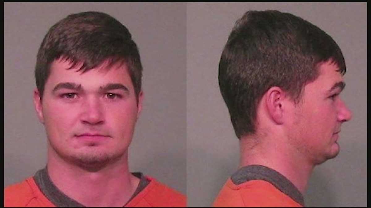 Man accused of posing as girl, soliciting nude photos of teen boys