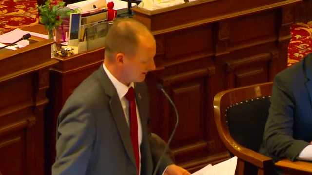 Iowa Senate advances two controversial LGBTQ bills Tuesday - Vimarsana News