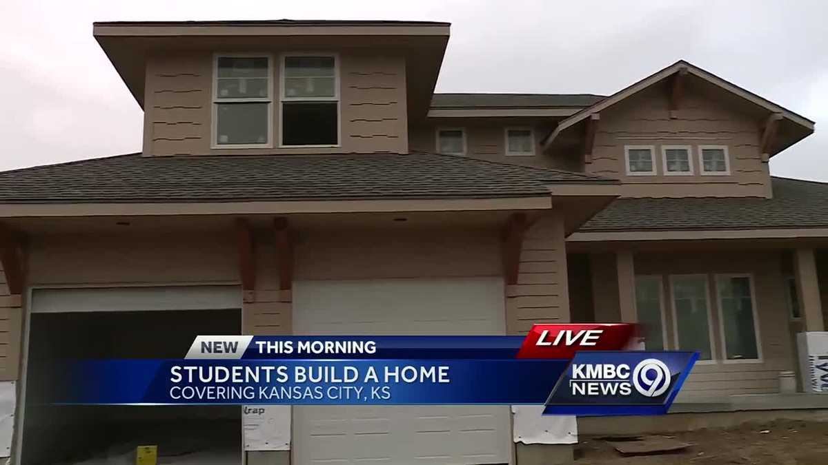 Turner High students build home for class