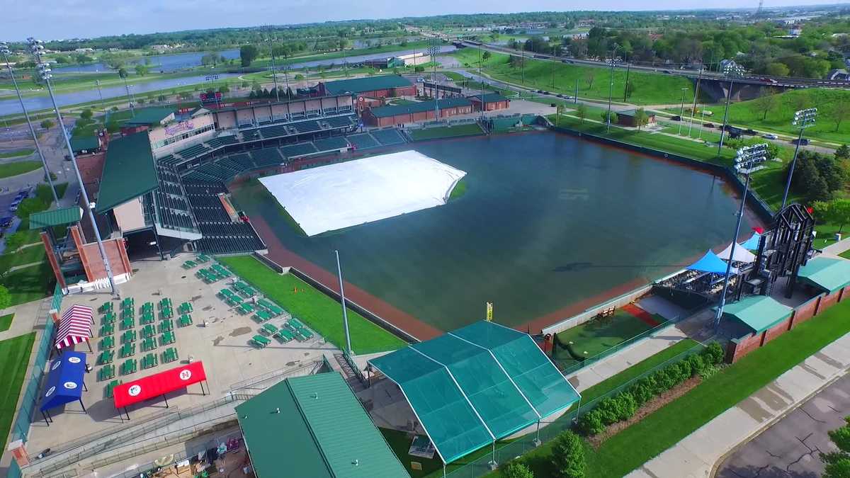 Drone captures incredible aerial views of Lincoln flooding