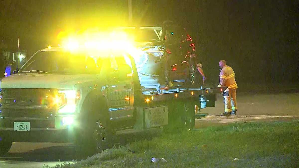 2 people seriously injured in North Omaha crash