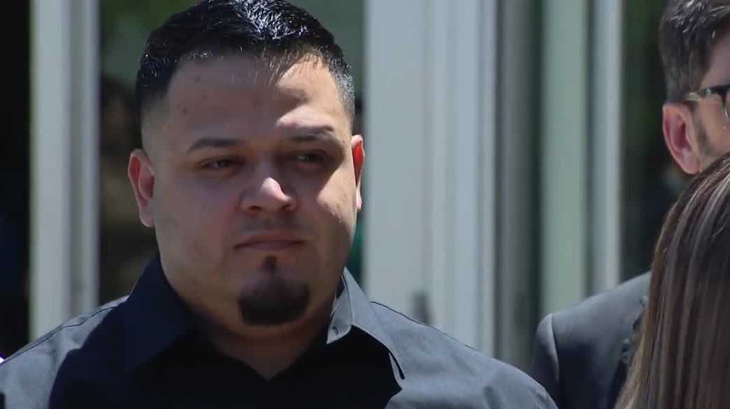 Judge dismisses human smuggling charges against Ábrego García