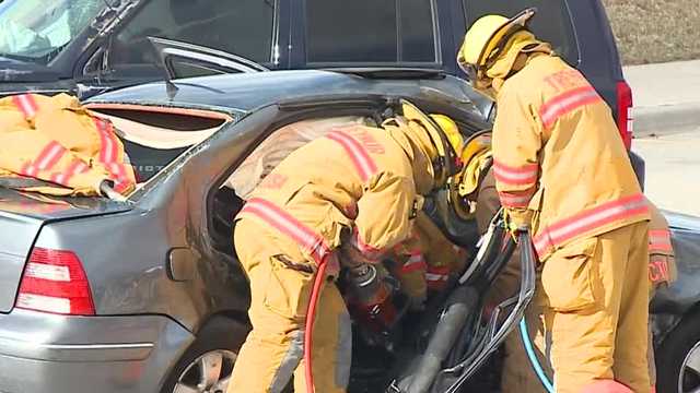 Iowa law enforcement's mock crash shows importance of driving without distractions - Vimarsana News