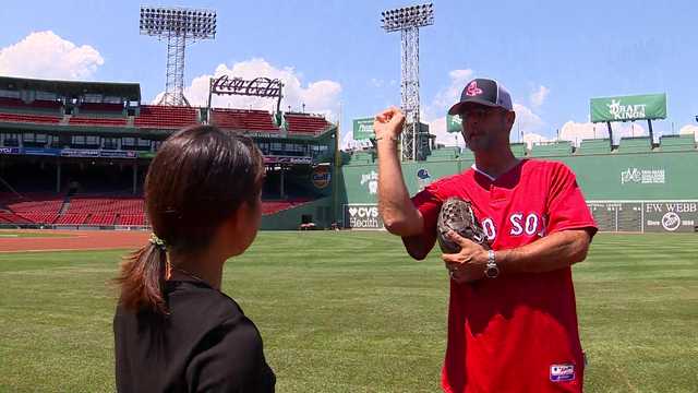 Retired Red Sox pitcher Tim Wakefield meets woman who also mastered 'knuckleball' - Vimarsana News