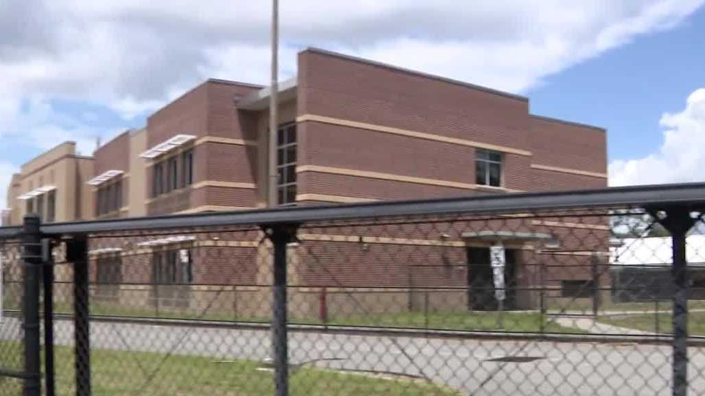 Volusia school district weighs moving alternative program to Holly Hill campus