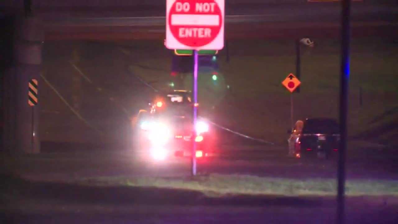 Crews respond to water rescue after 2 cars get stuck under I-35 bridge in northeast OKC