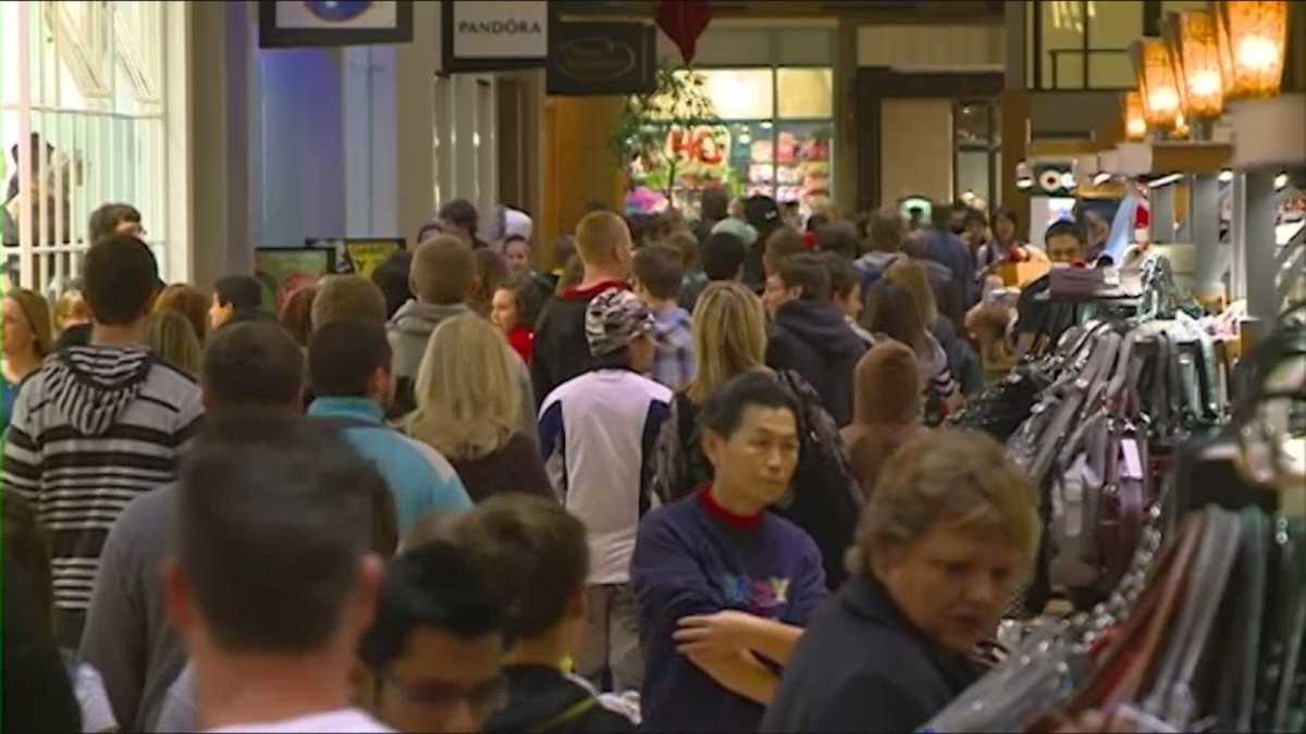 Many metro stores plan to open Thanksgiving Day - Stores Open On Thanksgiving Day 2014 Mass