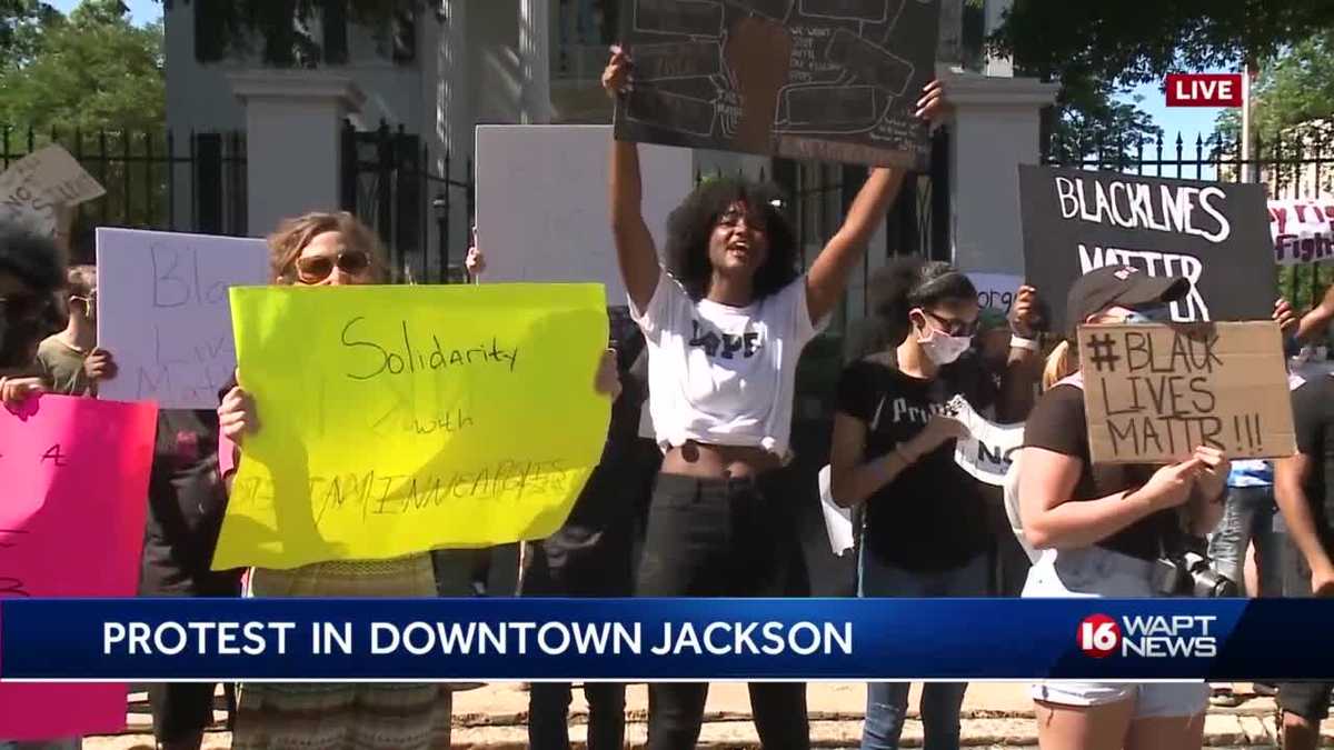 Protest held outside Governor's mansion Sunday