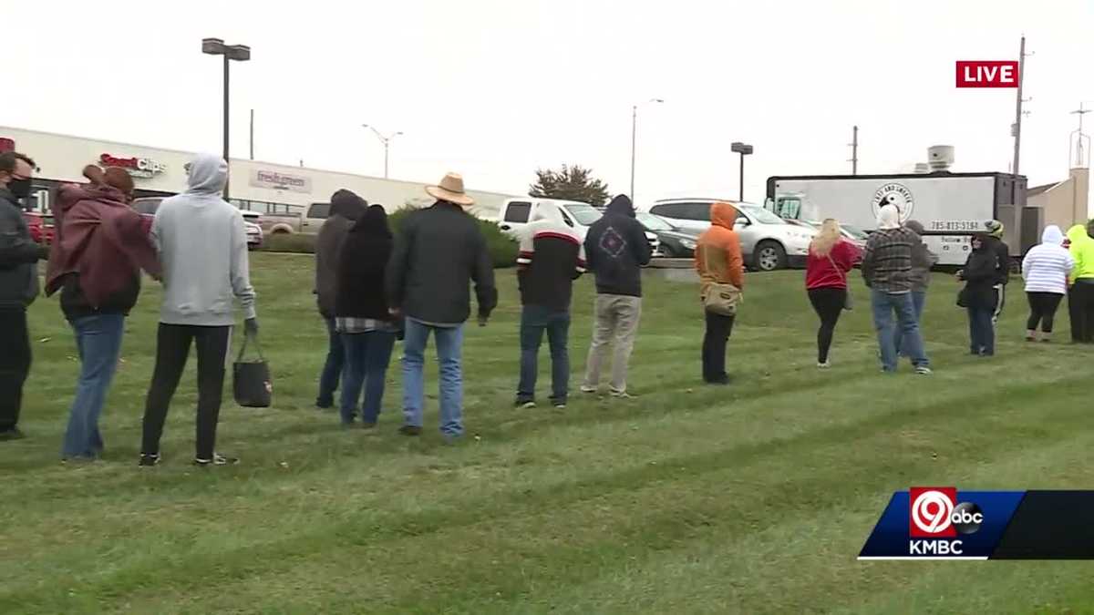 Medical Marijuan: Line Wraps Around Parking Lot As Dispensary Opens In 