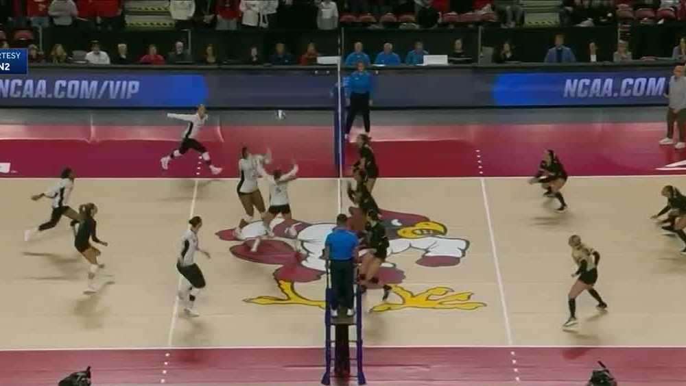 Louisville Volleyball Advances to NCAA Semifinals