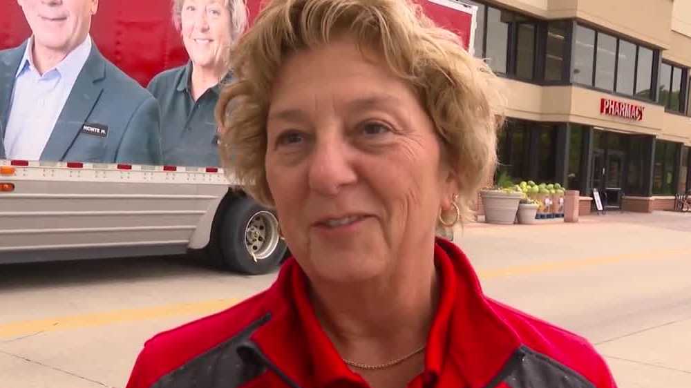 West Des Moines Hy-Vee employee becomes latest worker showcased on semi-trucks