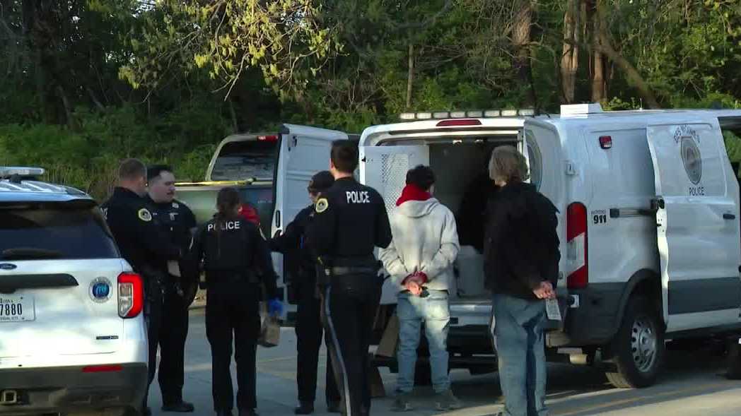 Police detain multiple people, recover firearms after reported gunfire near Des Moines park
