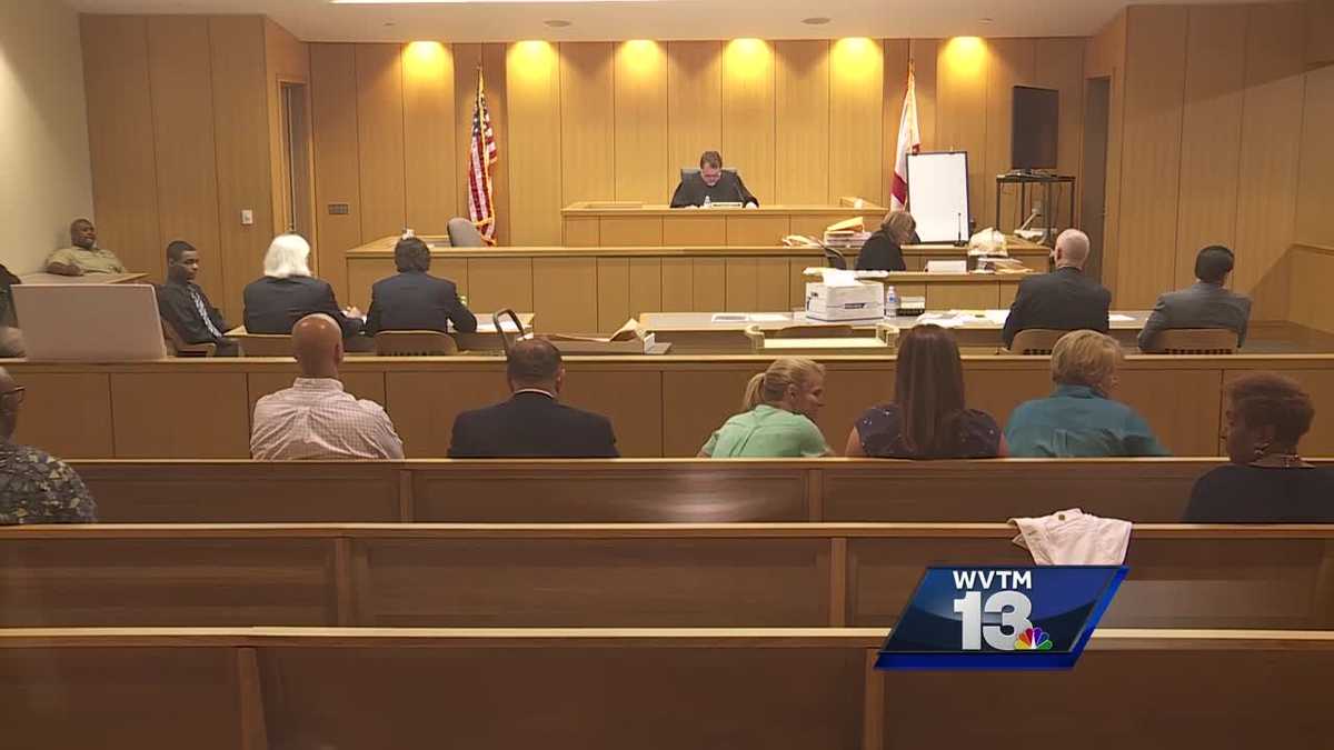 Jury in Charleston Wells murder case begins deliberating